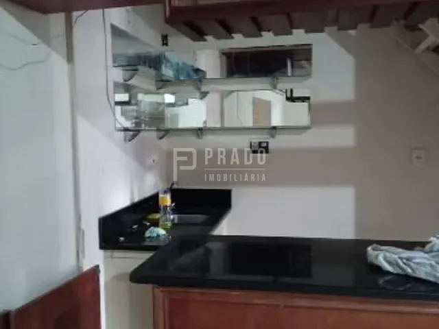 Casa com 200m², à venda ou para alugar, no bairro Centro em Pelotas