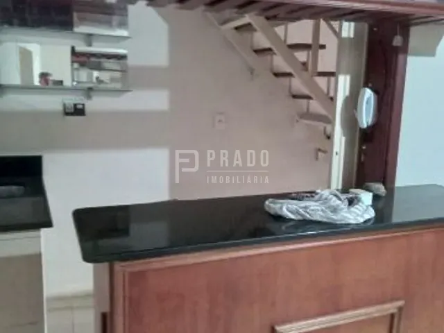 Casa com 200m², à venda ou para alugar, no bairro Centro em Pelotas