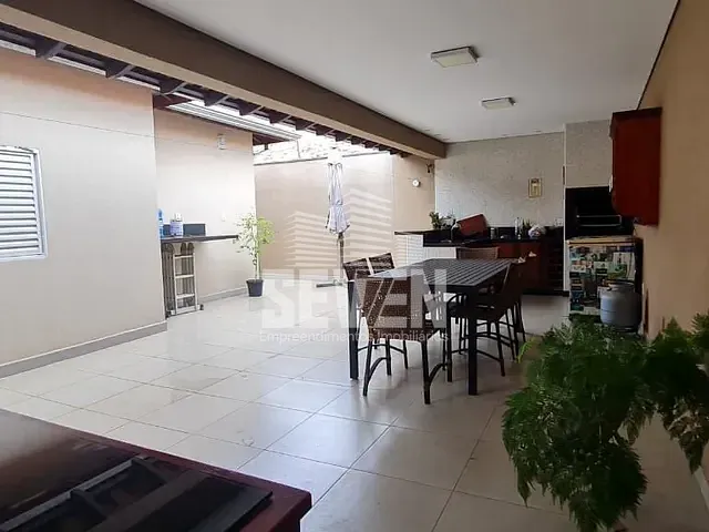Casa com 210m² 3 quartos e 4 banheiros, à venda, no bairro Jardim Terra Branca em Bauru