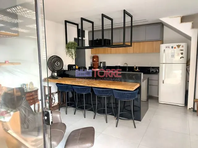 Casa 4 quartos e 3 banheiros, à venda, no bairro Nossa Senhora da Vitória em Ilhéus