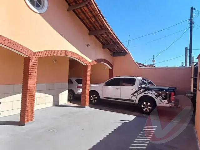 Casa com 508m² 5 quartos e 5 banheiros, à venda, no bairro Jardim Peruíbe em Peruíbe