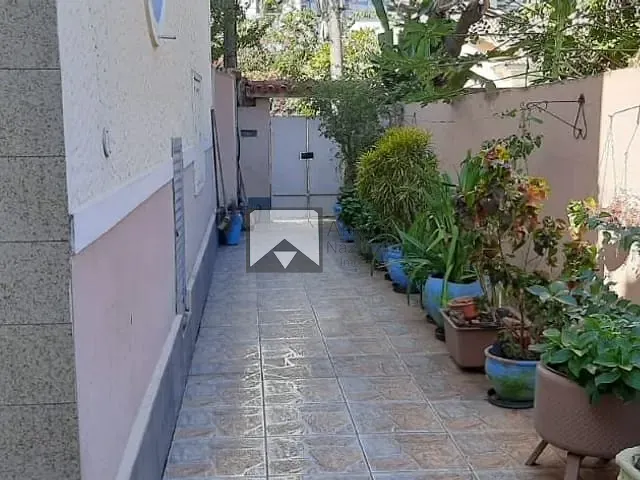 Casa com 110m² 2 quartos e 3 banheiros, à venda, no bairro Santa Rosa em Niterói