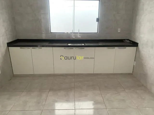 Casa 2 quartos e 2 banheiros, à venda, no bairro Parque Santa Edwiges em Bauru