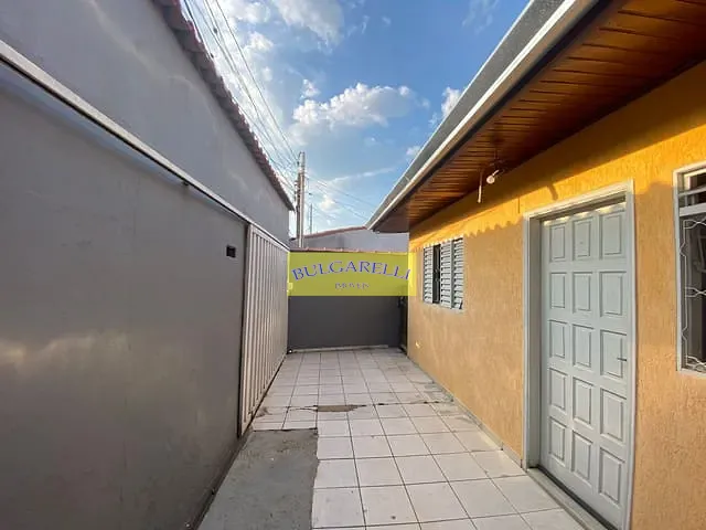 Casa com 200m² 2 quartos e 2 banheiros, à venda, no bairro Jardim Pacaembu em Jundiaí