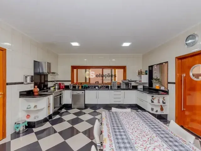 Casa 3 quartos e 4 banheiros, à venda, no bairro Conjunto Residencial Santa Terezinha em São Paulo