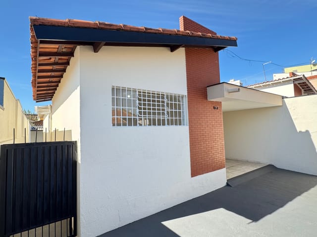 Casa com 255m² 3 quartos e 2 banheiros, à venda ou para alugar, no bairro Centro em Tatuí
