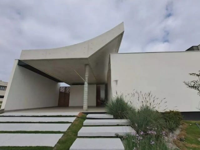 Casa com 451m² 3 quartos e 2 banheiros, à venda, no bairro Condomínio Residencial Monte Carlo em São José dos Campos