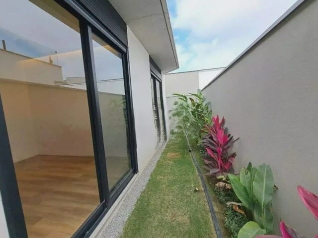 Casa com 451m² 3 quartos e 2 banheiros, à venda, no bairro Condomínio Residencial Monte Carlo em São José dos Campos