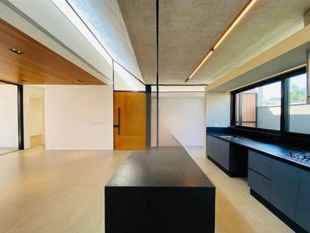 Casa com 451m² 3 quartos e 2 banheiros, à venda, no bairro Condomínio Residencial Monte Carlo em São José dos Campos