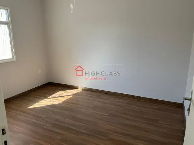 Casa com 189m² 4 quartos e 2 banheiros, à venda, no bairro Hélio Ferraz em Serra