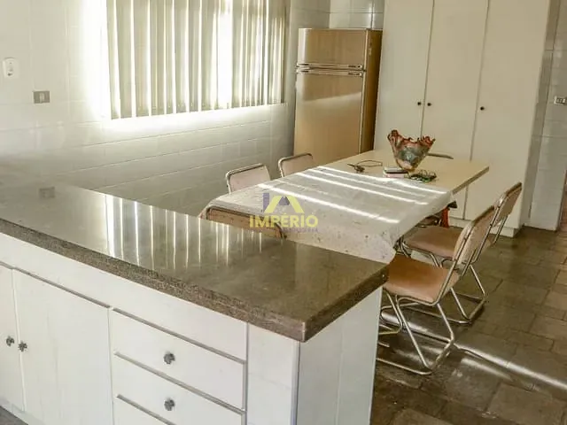 Casa com 264m² 2 quartos e 2 banheiros, à venda, no bairro Centro em Salto