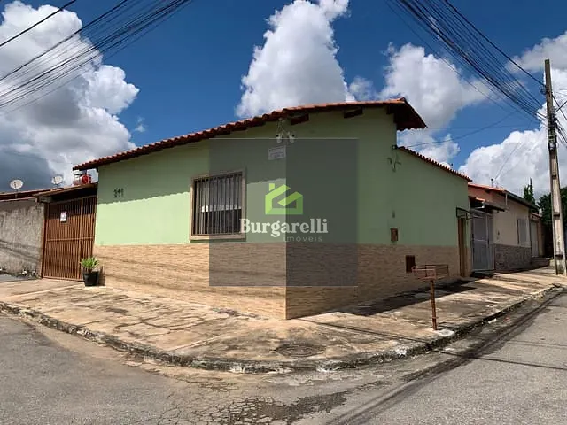 Casa 2 quartos e 1 banheiro, à venda, no bairro Colinas da Serra em Lavras