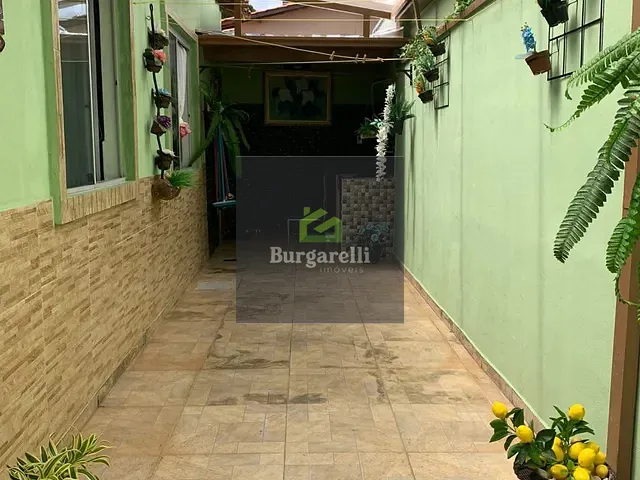 Casa 2 quartos e 1 banheiro, à venda, no bairro Colinas da Serra em Lavras