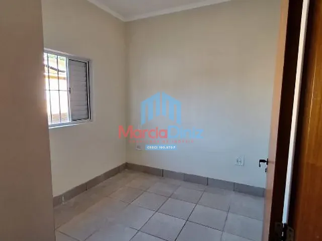 Casa 2 quartos e 1 banheiro, para alugar, no bairro Centro em Ituverava