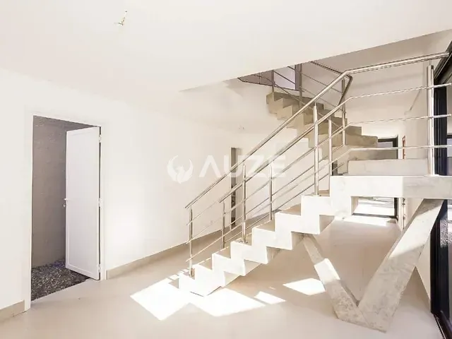 Casa com 145m² 3 quartos e 4 banheiros, à venda, no bairro Uberaba em Curitiba