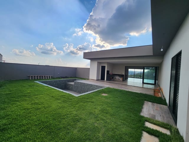 Casa com 560m² 3 quartos e 5 banheiros, à venda, no bairro Santa Isabel II em Louveira