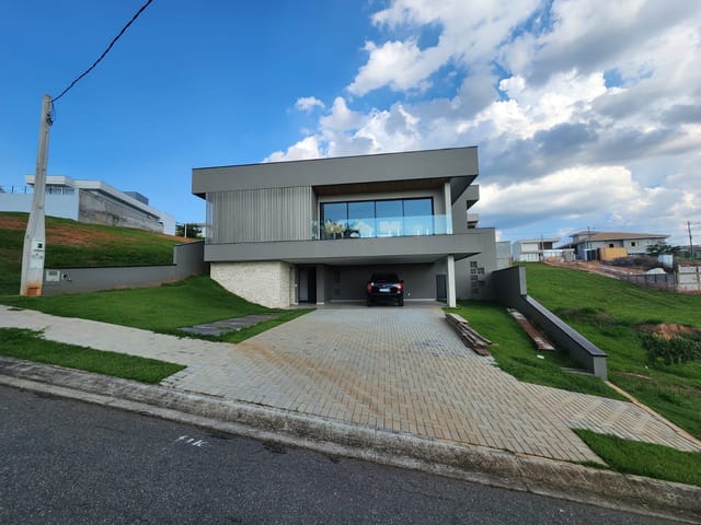Casa com 560m² 3 quartos e 5 banheiros, à venda, no bairro Santa Isabel II em Louveira