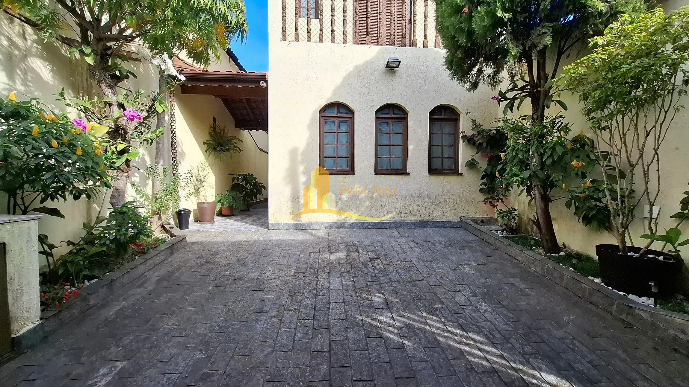 Casa, 4 quartos, 240 m² - Foto 2