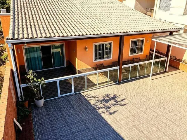 Casa com 560m² 3 quartos e 6 banheiros, à venda, no bairro Costazul em Rio das Ostras