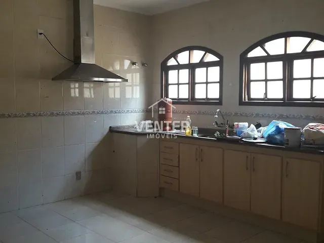 Casa com 400m² 4 quartos e 4 banheiros, à venda, no bairro Parque São Cristóvão em Taubaté