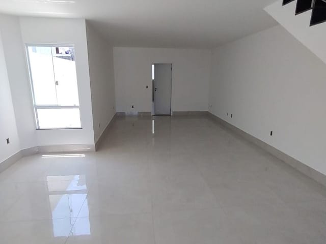 Casa com 150m² 3 quartos e 2 banheiros, à venda, no bairro Ouro Verde em Rio das Ostras