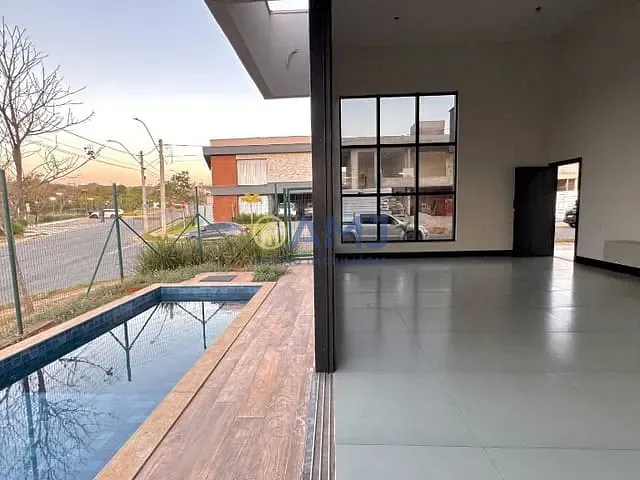 Casa com 375m² 3 quartos e 5 banheiros, à venda, no bairro Jardins Barcelona em Senador Canedo