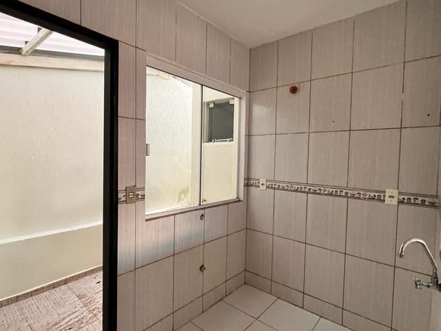Casa com 80m² 2 quartos e 2 banheiros, à venda, no bairro Uvaranas em Ponta Grossa