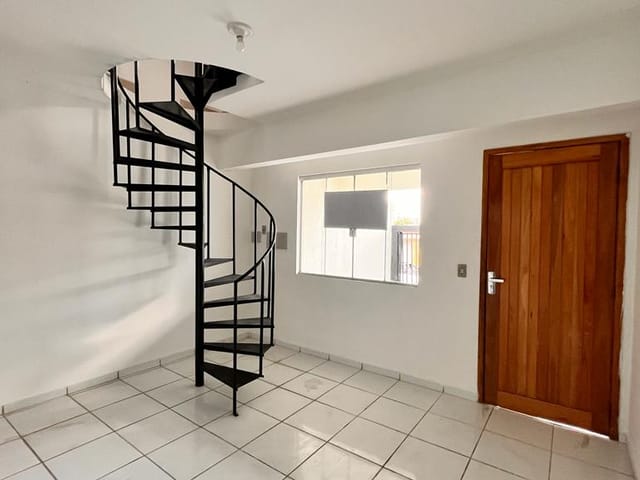 Casa com 80m² 2 quartos e 2 banheiros, à venda, no bairro Uvaranas em Ponta Grossa
