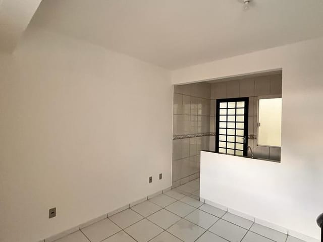 Casa com 80m² 2 quartos e 2 banheiros, à venda, no bairro Uvaranas em Ponta Grossa
