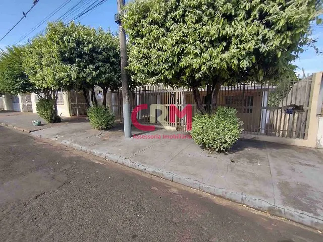 Casa com 481m² 3 quartos e 1 banheiro, à venda, no bairro Centro em Taquaritinga