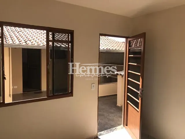 Casa com 250m² 3 quartos e 2 banheiros, à venda, no bairro Vila Monte Alegre em Paulínia