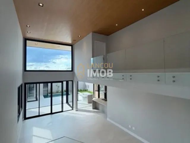 Casa com 366m² 4 quartos e 5 banheiros, à venda, no bairro Jardim Samambaia em Jundiaí