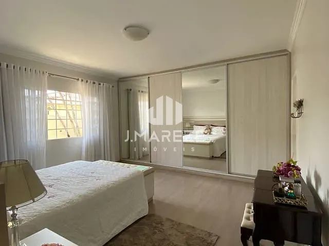 Casa com 1729m², à venda ou para alugar, no bairro Vila Vitória em Apucarana