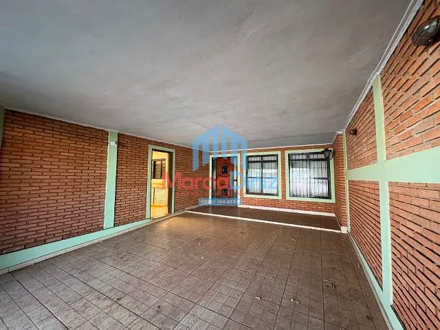 Casa com 372m² 3 quartos e 1 banheiro, à venda, no bairro Centro em Ituverava