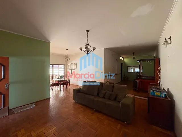 Casa com 372m² 3 quartos e 1 banheiro, à venda, no bairro Centro em Ituverava