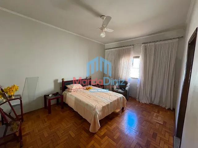 Casa com 372m² 3 quartos e 1 banheiro, à venda, no bairro Centro em Ituverava