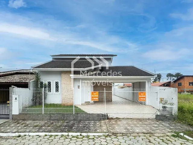 Casa com 300m² 4 quartos e 3 banheiros, à venda, no bairro Dom Bosco em Itajaí