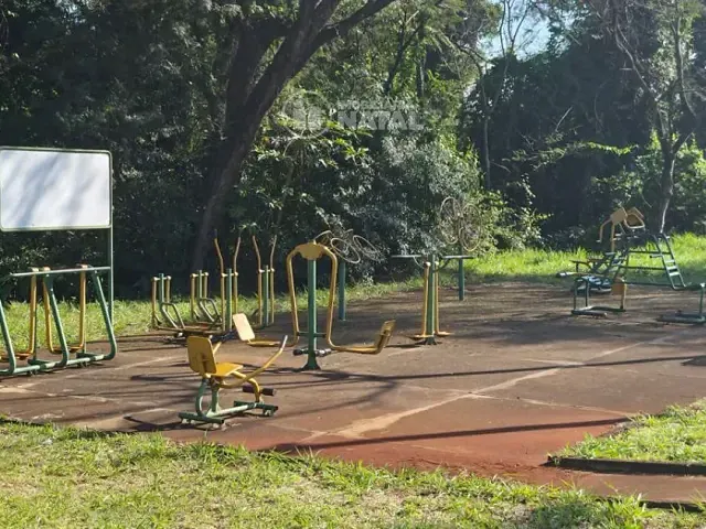 Casa com 125m² 3 quartos e 2 banheiros, à venda, no bairro Parque Leblon em Londrina