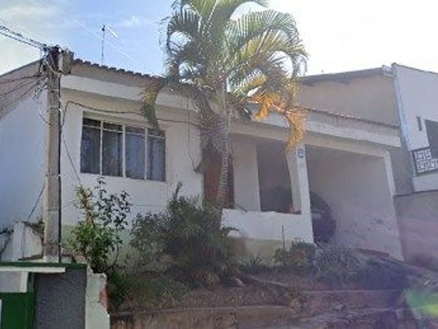 Casa com 226m² 2 quartos e 1 banheiro, à venda, no bairro Santo Antônio em São João da Boa Vista