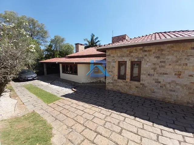 Casa com 1500m² 3 quartos e 3 banheiros, à venda, no bairro Ville Chamonix em Itatiba