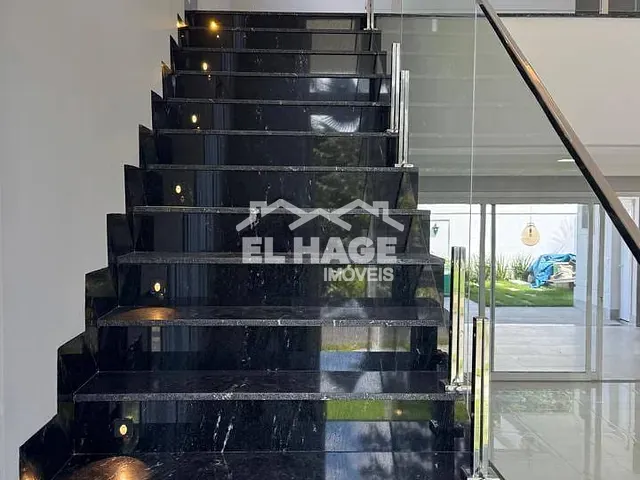 Casa com 441m² 5 quartos e 7 banheiros, à venda, no bairro Condomínio Florais Cuiabá Residencial em Cuiabá