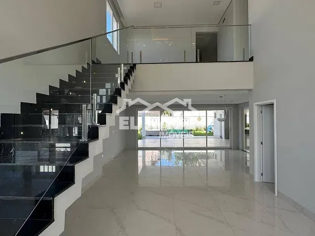 Casa com 441m² 5 quartos e 7 banheiros, à venda, no bairro Condomínio Florais Cuiabá Residencial em Cuiabá