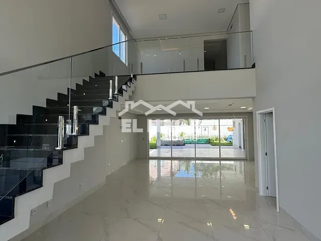 Casa com 441m² 5 quartos e 7 banheiros, à venda, no bairro Condomínio Florais Cuiabá Residencial em Cuiabá