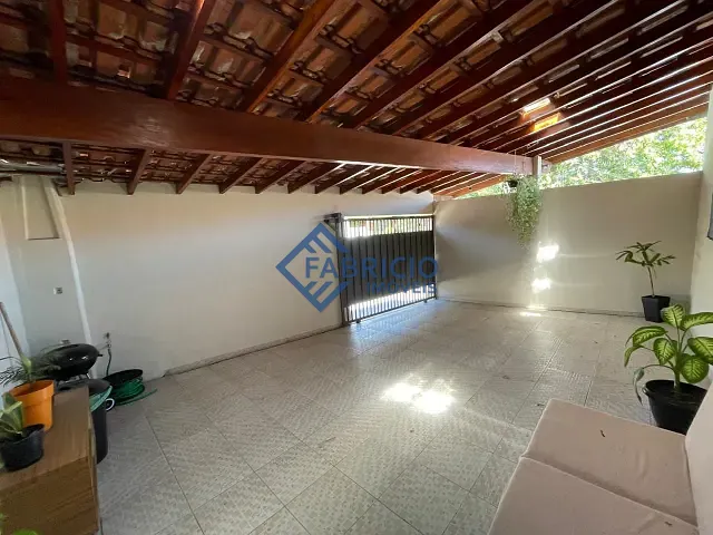 Casa com 250m² 4 quartos e 2 banheiros, à venda, no bairro Capela em Vinhedo