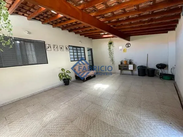 Casa com 250m² 4 quartos e 2 banheiros, à venda, no bairro Capela em Vinhedo
