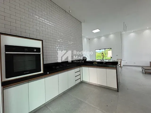 Casa com 750m² 3 quartos e 4 banheiros, à venda, no bairro Aldeia dos Camarás em Camaragibe