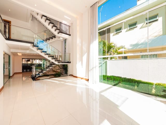 Casa com 435m² 3 quartos e 6 banheiros, à venda, no bairro Santa Felicidade em Curitiba