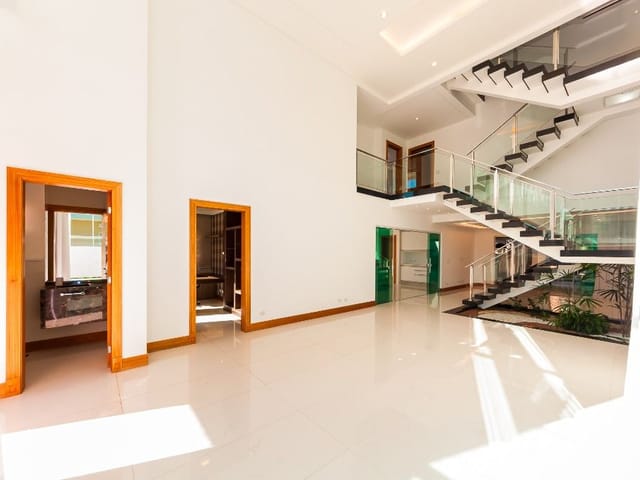 Casa com 435m² 3 quartos e 6 banheiros, à venda, no bairro Santa Felicidade em Curitiba