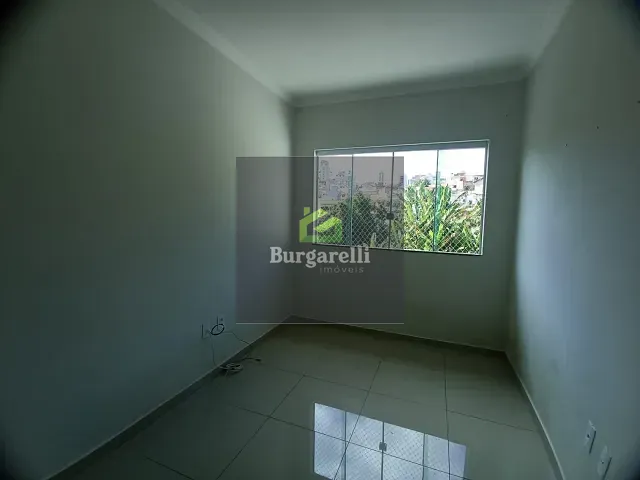 Casa 4 quartos e 3 banheiros, para alugar, no bairro Jardim das Acácias em Lavras