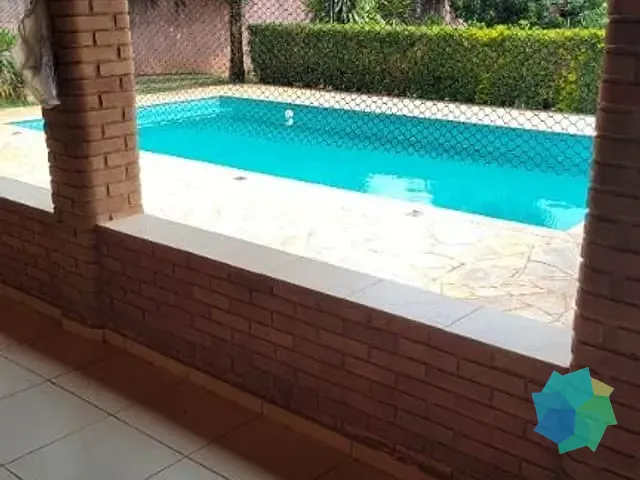 Casa com 1000m² 4 quartos e 2 banheiros, à venda, no bairro Jardim Buru em Salto